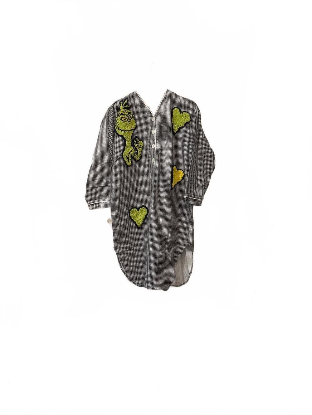 Vintage 1997 Dr Seuss Grinch Flannel Nightgown Small Gingham Chenille Patch